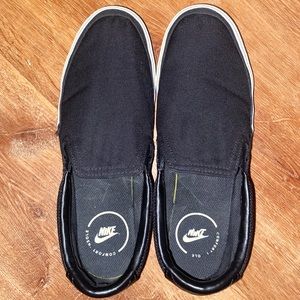 Women’s Nike Court Legacy Slip On Casual Sneaker